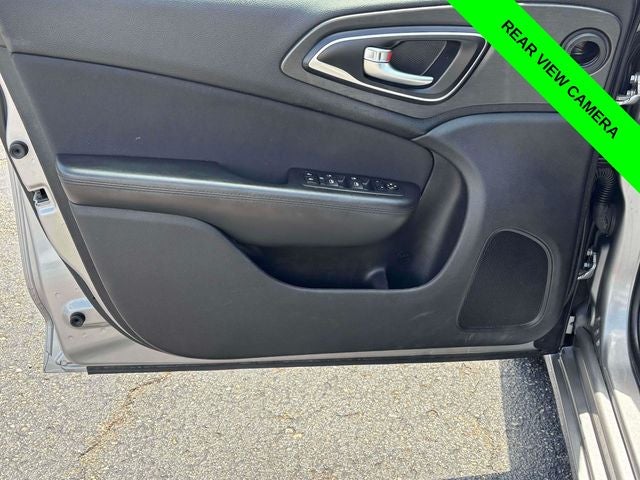 2016 Chrysler 200 LX