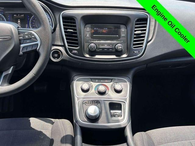 2016 Chrysler 200 LX