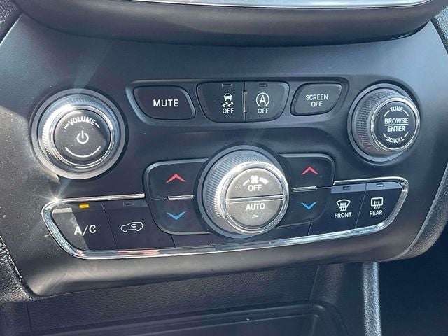 2023 Jeep Cherokee Trailhawk 4x4