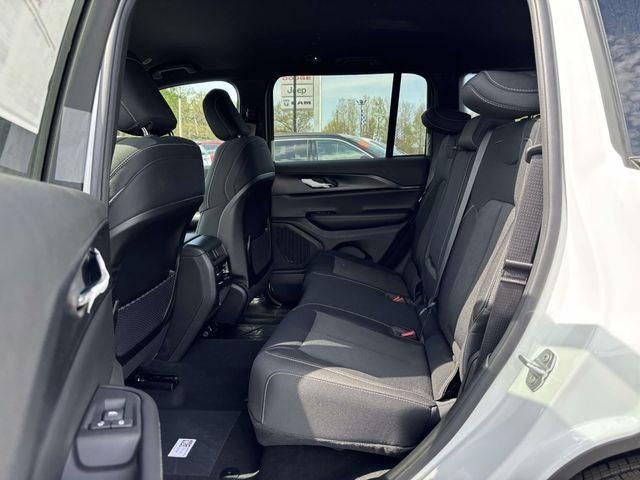 2026 Jeep Grand Cherokee GRAND CHEROKEE LAREDO 4X4