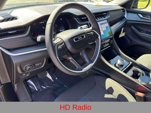 2027 Jeep Grand Cherokee GRAND CHEROKEE LAREDO X 4X4