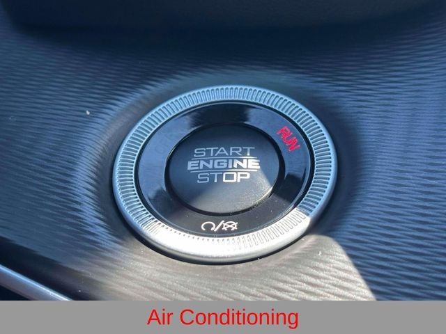 2027 Jeep Grand Cherokee GRAND CHEROKEE LAREDO X 4X4
