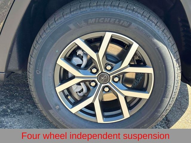 2027 Jeep Grand Cherokee GRAND CHEROKEE LAREDO X 4X4