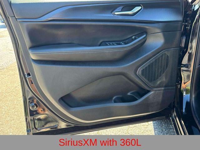 2027 Jeep Grand Cherokee GRAND CHEROKEE LAREDO X 4X4