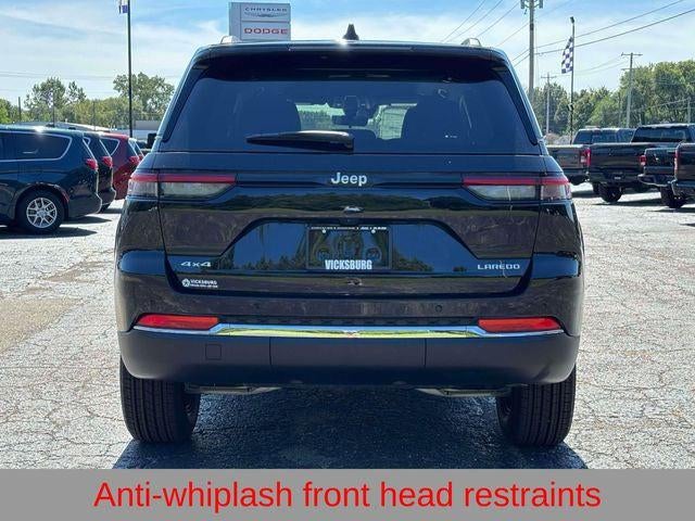 2027 Jeep Grand Cherokee GRAND CHEROKEE LAREDO X 4X4