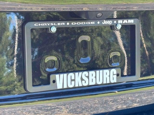 2027 Jeep Grand Cherokee GRAND CHEROKEE LAREDO X 4X4