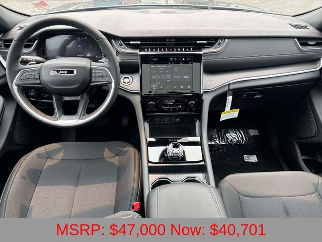 2026 Jeep Grand Cherokee GRAND CHEROKEE LAREDO X 4X4