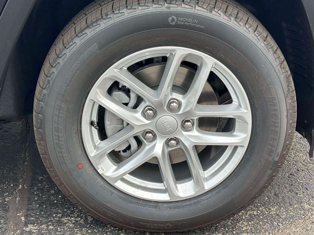 2026 Jeep Grand Cherokee GRAND CHEROKEE LAREDO X 4X4