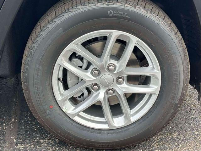 2026 Jeep Grand Cherokee GRAND CHEROKEE LAREDO X 4X4