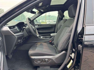 2026 Jeep Grand Cherokee GRAND CHEROKEE LAREDO X 4X4