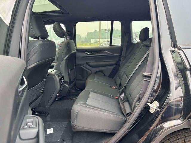 2026 Jeep Grand Cherokee GRAND CHEROKEE LAREDO X 4X4