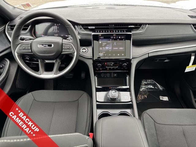 2025 Jeep Grand Cherokee GRAND CHEROKEE LAREDO X 4X4