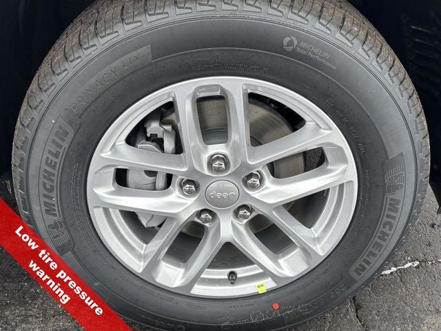 2025 Jeep Grand Cherokee GRAND CHEROKEE LAREDO X 4X4