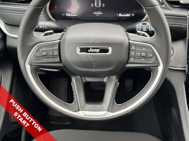 2025 Jeep Grand Cherokee GRAND CHEROKEE LAREDO X 4X4