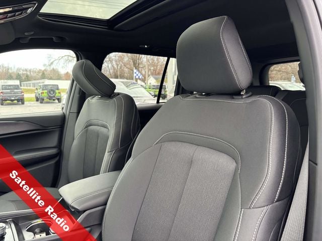 2025 Jeep Grand Cherokee GRAND CHEROKEE LAREDO X 4X4