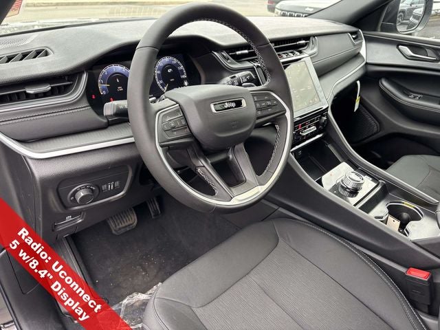 2025 Jeep Grand Cherokee GRAND CHEROKEE LAREDO X 4X4