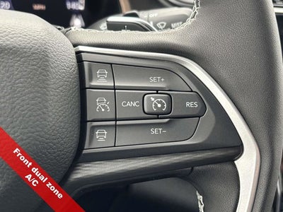 2025 Jeep Grand Cherokee GRAND CHEROKEE LAREDO X 4X4