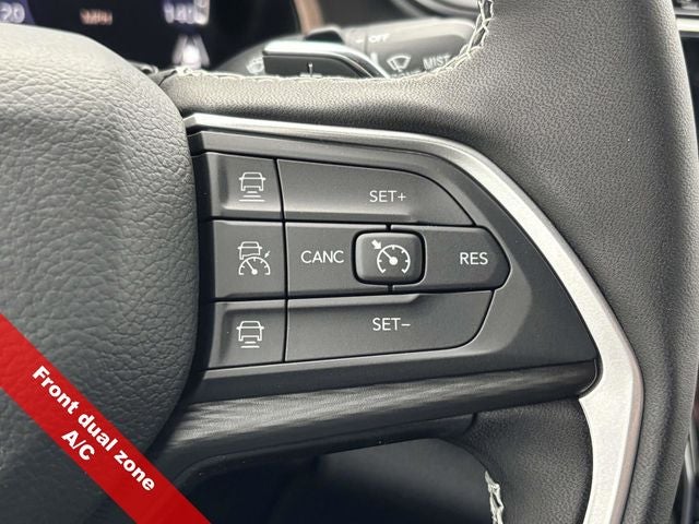 2025 Jeep Grand Cherokee GRAND CHEROKEE LAREDO X 4X4