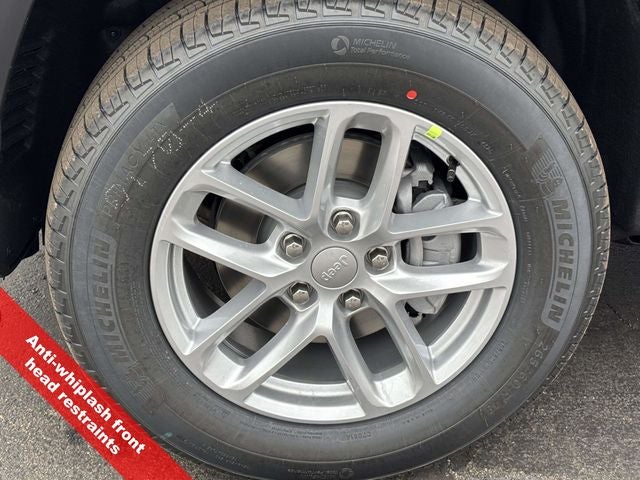 2025 Jeep Grand Cherokee GRAND CHEROKEE LAREDO X 4X4