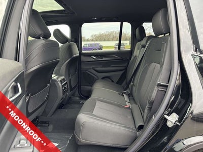 2025 Jeep Grand Cherokee GRAND CHEROKEE LAREDO X 4X4