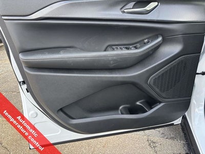 2025 Jeep Grand Cherokee GRAND CHEROKEE LAREDO 4X4