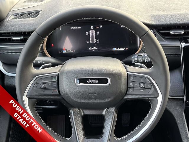 2025 Jeep Grand Cherokee GRAND CHEROKEE LAREDO 4X4