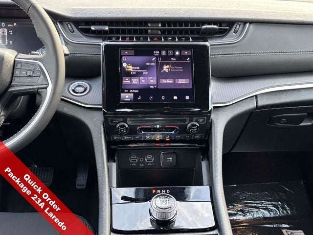 2025 Jeep Grand Cherokee GRAND CHEROKEE LAREDO 4X4