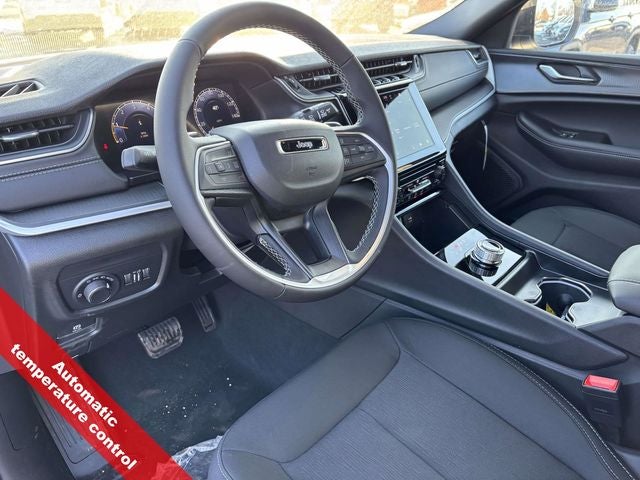 2025 Jeep Grand Cherokee GRAND CHEROKEE LAREDO 4X4