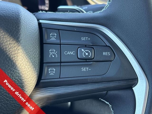 2025 Jeep Grand Cherokee GRAND CHEROKEE LAREDO 4X4