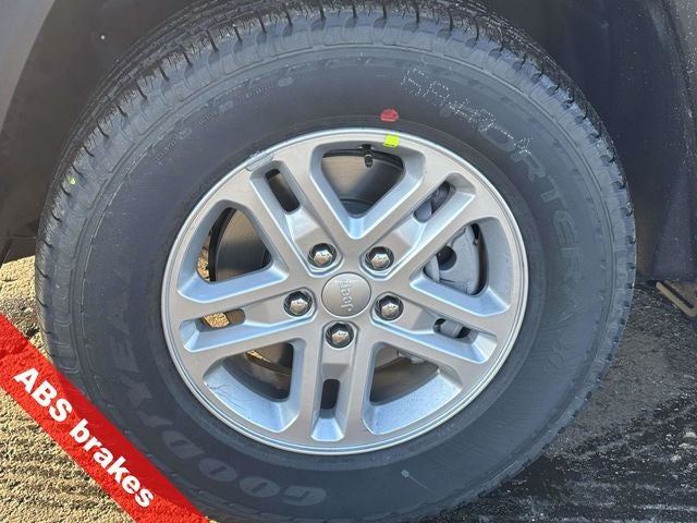 2025 Jeep Grand Cherokee GRAND CHEROKEE LAREDO 4X4