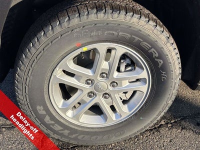 2025 Jeep Grand Cherokee GRAND CHEROKEE LAREDO 4X4