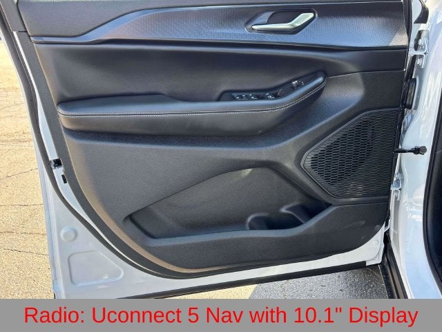 2027 Jeep Grand Cherokee GRAND CHEROKEE LAREDO 4X4