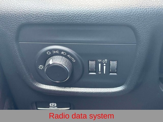 2027 Jeep Grand Cherokee GRAND CHEROKEE LAREDO 4X4