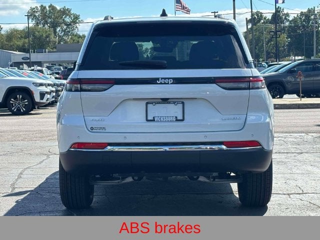 2027 Jeep Grand Cherokee GRAND CHEROKEE LAREDO 4X4