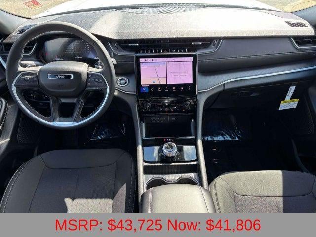 2027 Jeep Grand Cherokee GRAND CHEROKEE LAREDO 4X4