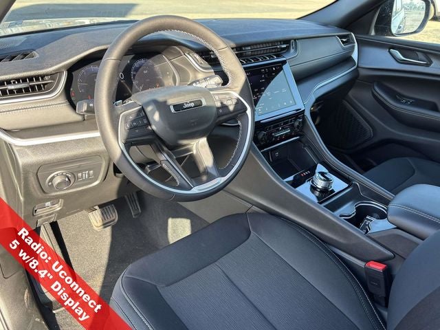 2025 Jeep Grand Cherokee GRAND CHEROKEE LAREDO X 4X4