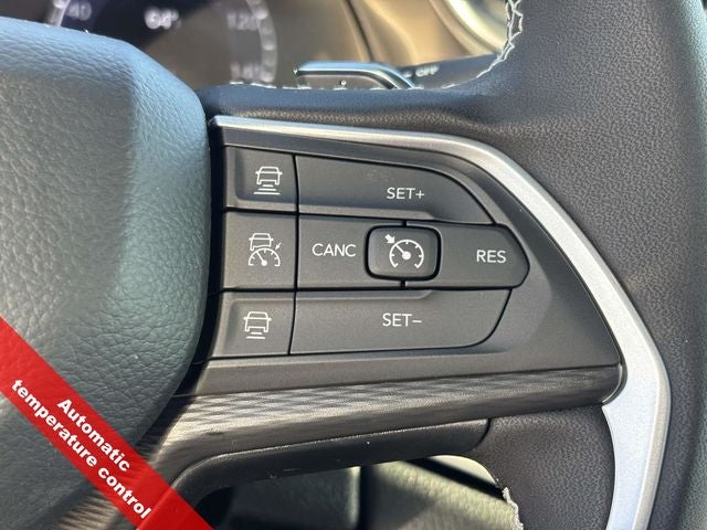 2025 Jeep Grand Cherokee GRAND CHEROKEE LAREDO X 4X4