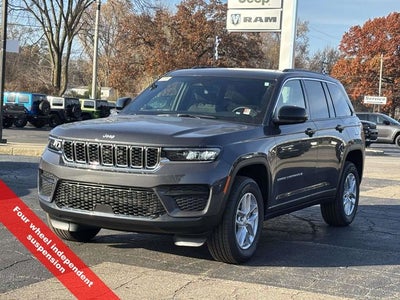 2025 Jeep Grand Cherokee GRAND CHEROKEE LAREDO X 4X4