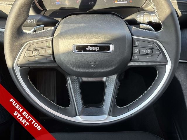 2025 Jeep Grand Cherokee GRAND CHEROKEE LAREDO X 4X4