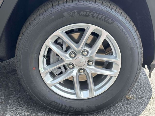 2026 Jeep Grand Cherokee GRAND CHEROKEE LAREDO X 4X4