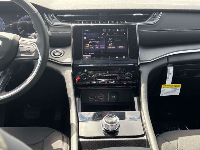 2026 Jeep Grand Cherokee GRAND CHEROKEE LAREDO X 4X4