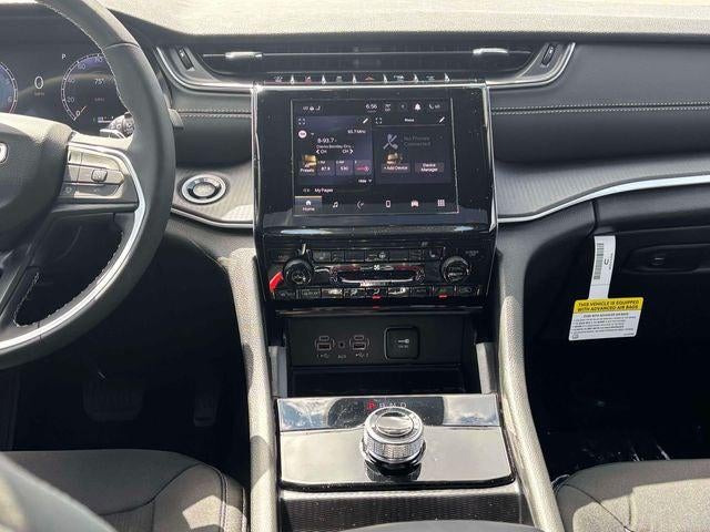 2026 Jeep Grand Cherokee GRAND CHEROKEE LAREDO X 4X4