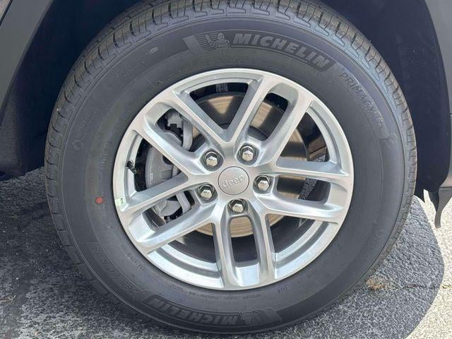 2026 Jeep Grand Cherokee GRAND CHEROKEE LAREDO X 4X4