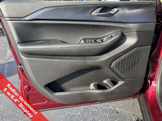 2025 Jeep Grand Cherokee GRAND CHEROKEE LAREDO X 4X4