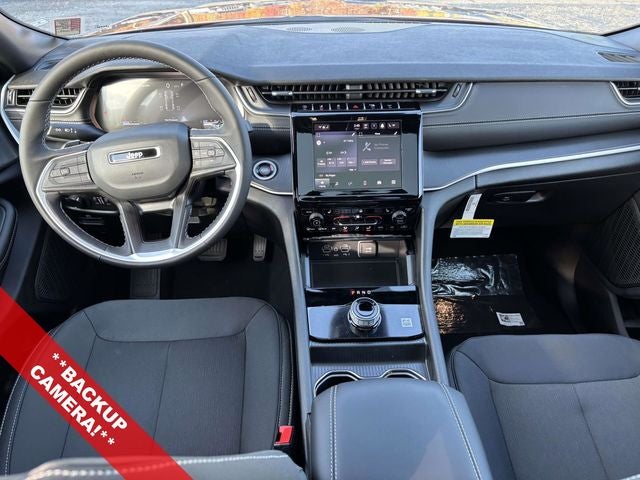 2025 Jeep Grand Cherokee GRAND CHEROKEE LAREDO X 4X4