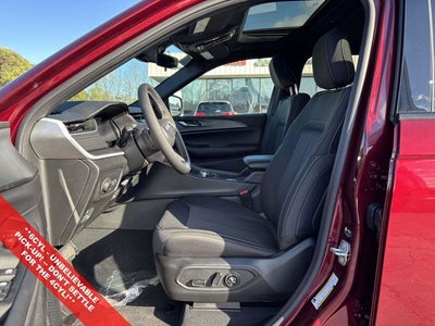 2025 Jeep Grand Cherokee GRAND CHEROKEE LAREDO X 4X4