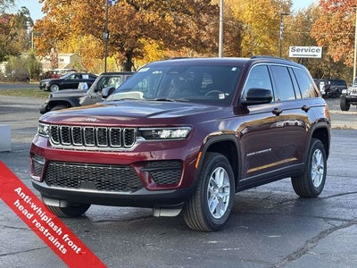 2025 Jeep Grand Cherokee GRAND CHEROKEE LAREDO X 4X4
