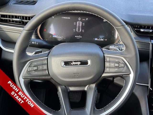 2025 Jeep Grand Cherokee GRAND CHEROKEE LAREDO X 4X4