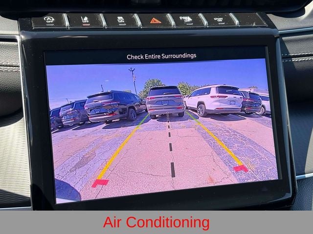 2027 Jeep Grand Cherokee GRAND CHEROKEE LAREDO X 4X4