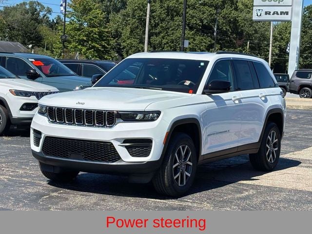 2027 Jeep Grand Cherokee GRAND CHEROKEE LAREDO X 4X4